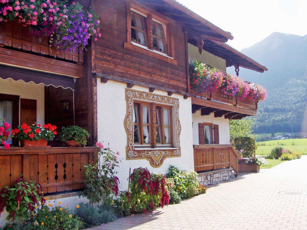 Mit Bergblick Homestay *